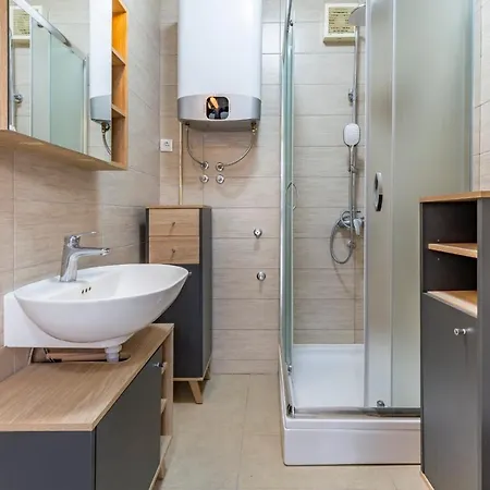 Apartment Agneza For 4 People *